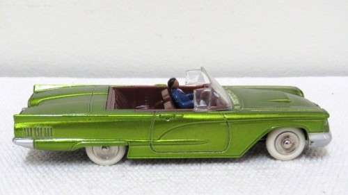 Boxed Dinky Toys DeAgostini Die Cast Ford `Thunderbird` #555 Scale 1:43 L: 120 mm