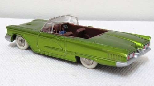 Boxed Dinky Toys DeAgostini Die Cast Ford `Thunderbird` #555 Scale 1:43 L: 120 mm