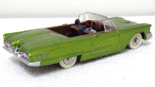 Boxed Dinky Toys DeAgostini Die Cast Ford `Thunderbird` #555 Scale 1:43 L: 120 mm