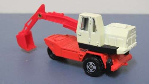 Vintage Tomy Tomica Die Cast 1979 Yutani Shovel TY45 #51 No Box Scale 1:90 L: 70 mm SOLD AS IS