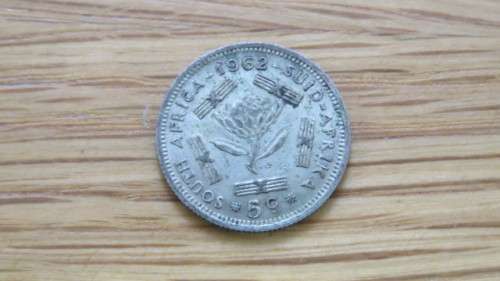 Union of South Africa Silver (.500) 1962 Five Cent Coin (2.8 g)