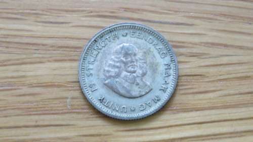Union of South Africa Silver (.500) 1962 Five Cent Coin (2.8 g)