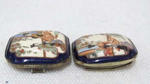 Beautiful Antique Japanese Satsuma Hand Painted Porcelain Enamel Belt Buckle (Two Parts) 5 x 5 cm