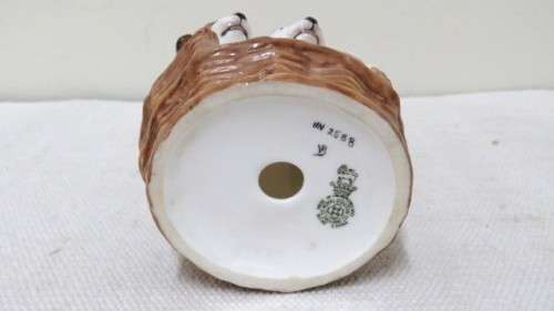 Vintage 1940`s Royal Doulton `Terrier Puppies In Basket` Porcelain Figurine HN 2588 80 x 75 mm
