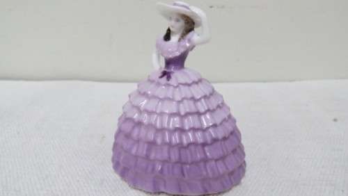 Gorgeous Vintage Coalport 1996 Minuettes `Chloe` Porcelain Figurine By Martin Evans H: 95 mm