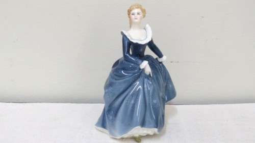 Vintage 1960`s Royal Doulton `Fragrance` HN 2334 Porcelain Figurine By Peggy M. Davies H: 195 mm