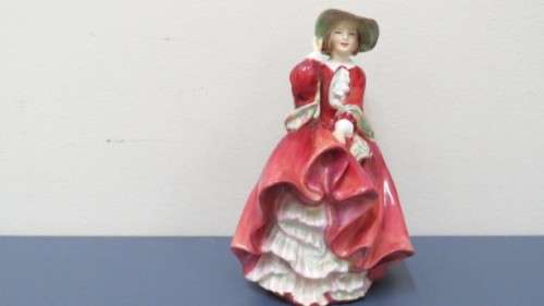 Stunning Vintage 1930s Royal Doulton `Top O` The Hill` Porcelain Figurine HN 1834 H: 195 mm