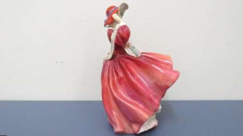 Stunning Vintage 1930s Royal Doulton `Top O` The Hill` Porcelain Figurine HN 1834 H: 195 mm