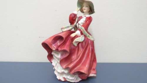 Stunning Vintage 1930s Royal Doulton `Top O` The Hill` Porcelain Figurine HN 1834 H: 195 mm