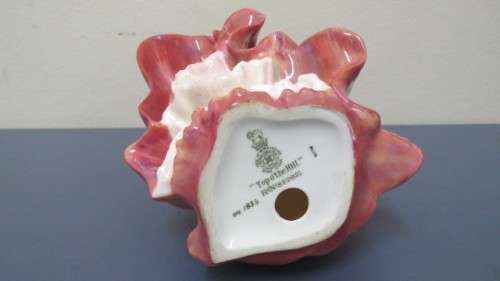 Stunning Vintage 1930s Royal Doulton `Top O` The Hill` Porcelain Figurine HN 1834 H: 195 mm