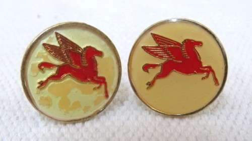 Two Fabulous Pairs Of Vintage Pegasus Cufflinks D: 23 mm SOLD AS IS