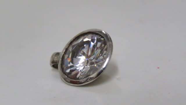 Beautiful Vintage Sterling Silver 925 Bezel Pendant With 6 mm Round Clear Crystal D: 14 mm (4.0 g)