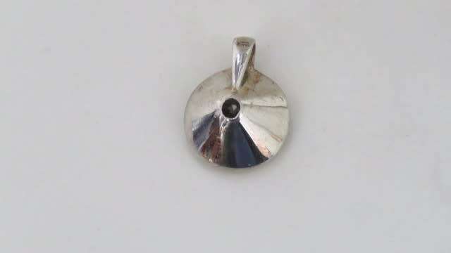 Beautiful Vintage Sterling Silver 925 Bezel Pendant With 6 mm Round Clear Crystal D: 14 mm (4.0 g)