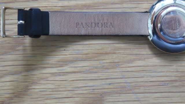 Vintage Pandora Icon 812061BK Black Crown Diamond/Sapphire Crystal Ladies Watch In Working Order