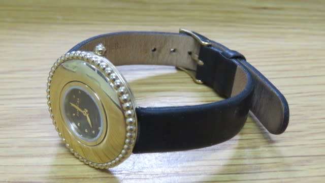 Vintage Pandora Icon 812061BK Black Crown Diamond/Sapphire Crystal Ladies Watch In Working Order