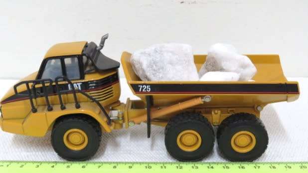Vintage Norscot 55073 Die Cast Caterpillar 725 Articulated Truck No Box Scale 1:50 L: 200 mm