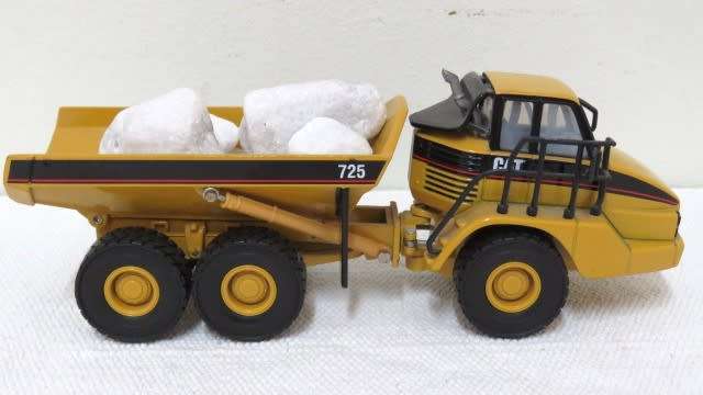 Vintage Norscot 55073 Die Cast Caterpillar 725 Articulated Truck No Box Scale 1:50 L: 200 mm