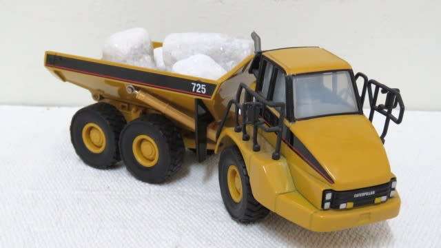 Vintage Norscot 55073 Die Cast Caterpillar 725 Articulated Truck No Box Scale 1:50 L: 200 mm