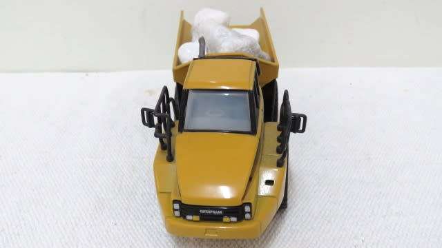 Vintage Norscot 55073 Die Cast Caterpillar 725 Articulated Truck No Box Scale 1:50 L: 200 mm