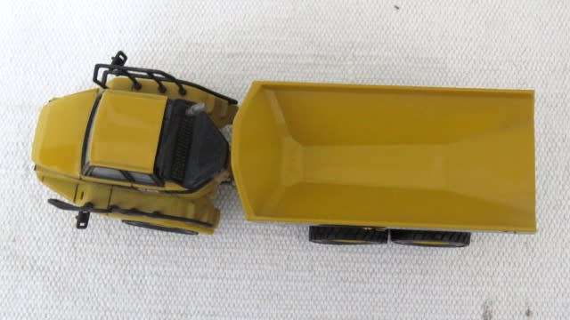 Vintage Norscot 55073 Die Cast Caterpillar 725 Articulated Truck No Box Scale 1:50 L: 200 mm
