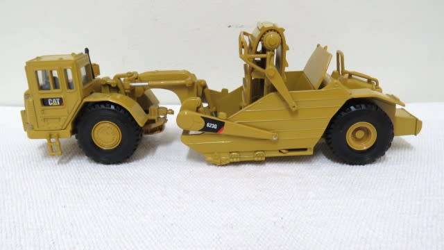 Vintage Norscot Die Cast Caterpillar 623G Elevating Scraper No Box Scale 1:50 L: 260 mm