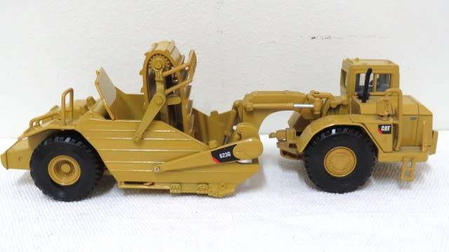 Vintage Norscot Die Cast Caterpillar 623G Elevating Scraper No Box Scale 1:50 L: 260 mm