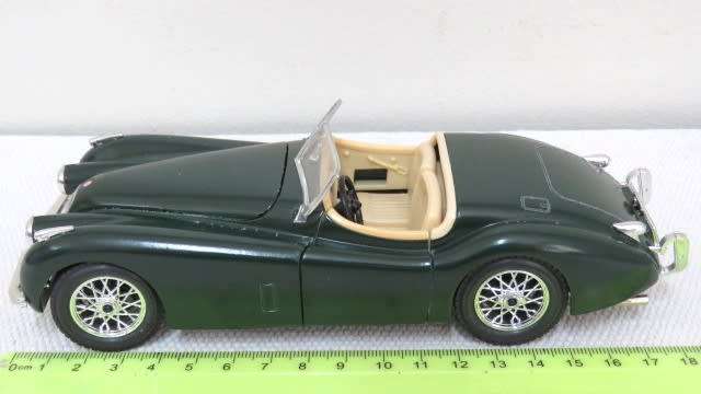 Vintage Bburago Die Cast 1948 Jaguar XK 120 Roadster Cabrio No Box Opening Doors & Hood Scale 1:24