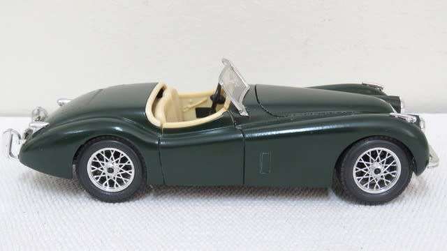 Vintage Bburago Die Cast 1948 Jaguar XK 120 Roadster Cabrio No Box Opening Doors & Hood Scale 1:24