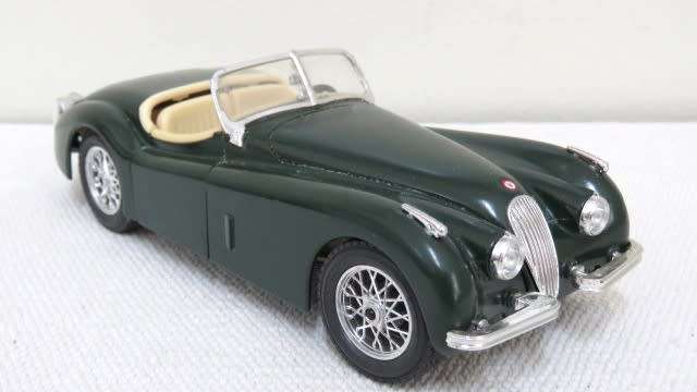 Vintage Bburago Die Cast 1948 Jaguar XK 120 Roadster Cabrio No Box Opening Doors & Hood Scale 1:24