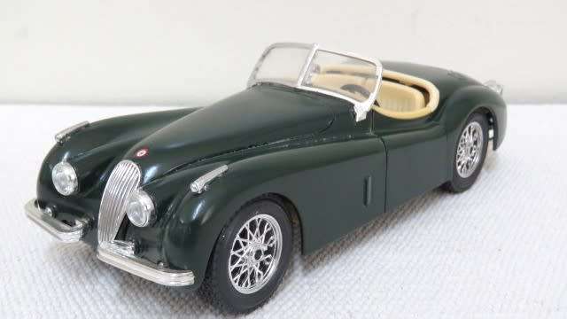 Vintage Bburago Die Cast 1948 Jaguar XK 120 Roadster Cabrio No Box Opening Doors & Hood Scale 1:24