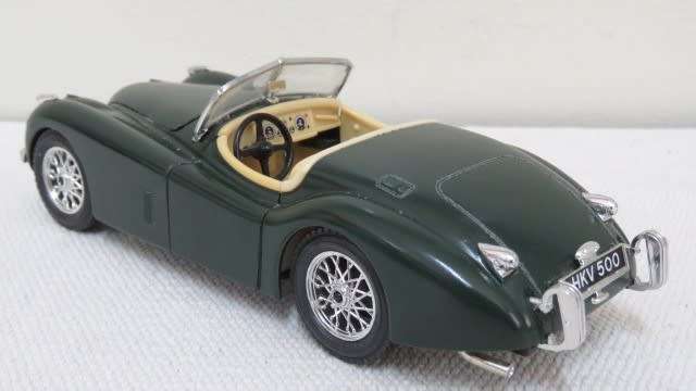 Vintage Bburago Die Cast 1948 Jaguar XK 120 Roadster Cabrio No Box Opening Doors & Hood Scale 1:24