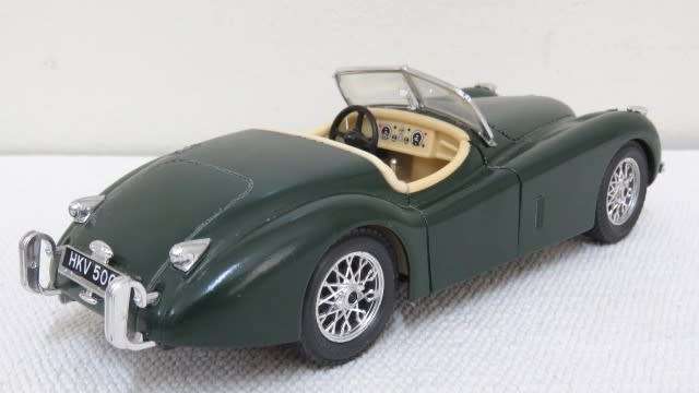 Vintage Bburago Die Cast 1948 Jaguar XK 120 Roadster Cabrio No Box Opening Doors & Hood Scale 1:24