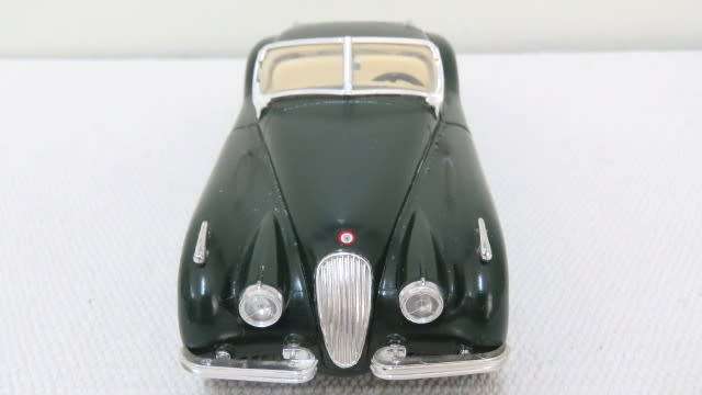 Vintage Bburago Die Cast 1948 Jaguar XK 120 Roadster Cabrio No Box Opening Doors & Hood Scale 1:24