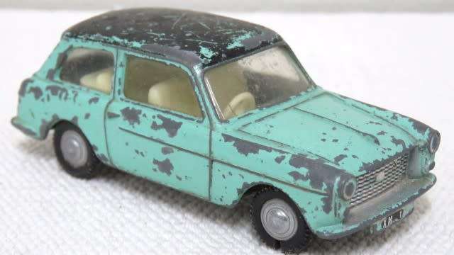 Vintage Spot-On (Models By Triang) Die Cast Austin A 40 No Box Scale 1:42 L: 90 mm SOLD AS IS