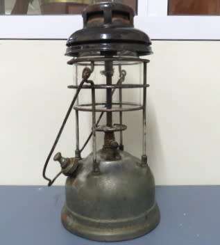 Fabulous Vintage 1950`s Tilley Durosil Paraffin Hurricane Lamp #171 L: 34 cm SOLD AS IS