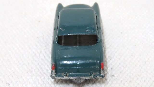 Wonderful Vintage Lesney Die Cast Ford Zodiac No. 33 No Box Scale 1:64 L: 68 mm SOLD AS IS