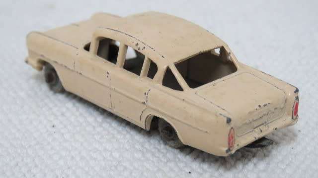 Fabulous Vintage Lesney Die Cast Vauxhall Cresta No. 22 No Box Scale 1:64 L: 66 mm SOLD AS IS