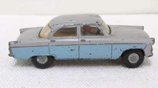 Wonderful Vintage Spot-On Models By Triang Die Cast Ford Zodiac No Box L: 108 mm SOLD AS IS