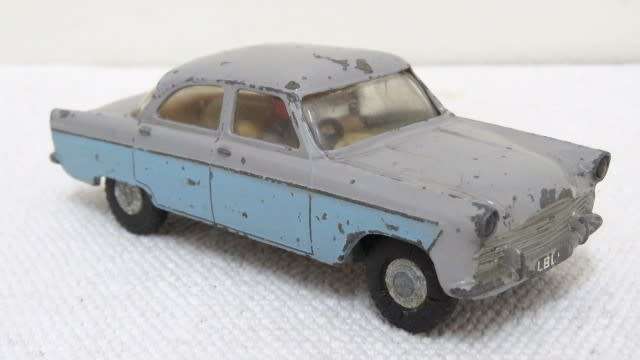 Wonderful Vintage Spot-On Models By Triang Die Cast Ford Zodiac No Box L: 108 mm SOLD AS IS