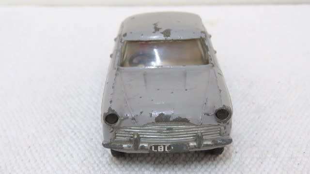 Wonderful Vintage Spot-On Models By Triang Die Cast Ford Zodiac No Box L: 108 mm SOLD AS IS