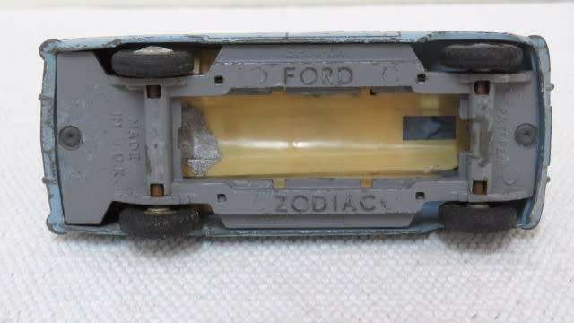 Wonderful Vintage Spot-On Models By Triang Die Cast Ford Zodiac No Box L: 108 mm SOLD AS IS