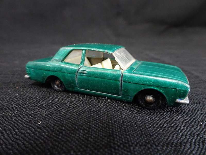 Matchbox Series no 25 Ford Cortina Made in England (6.5cm L)