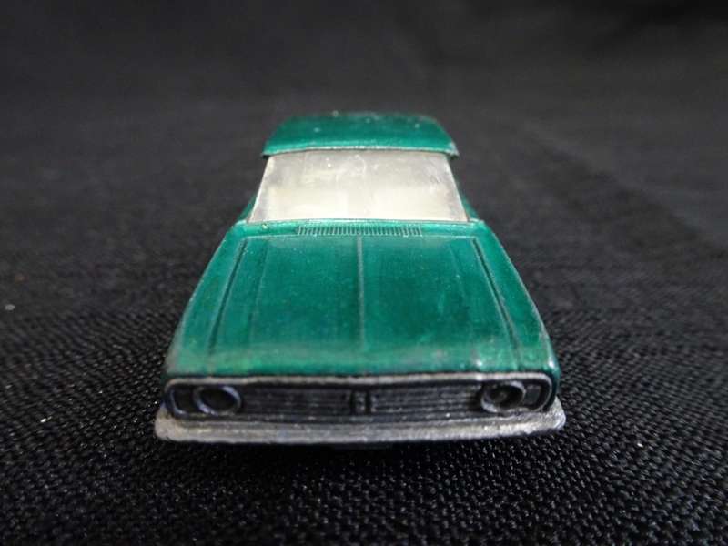 Matchbox Series no 25 Ford Cortina Made in England (6.5cm L)