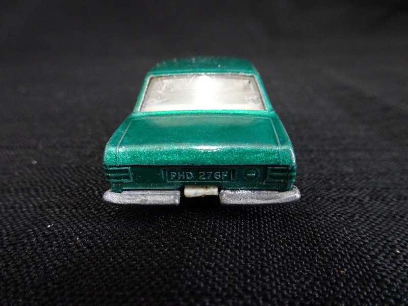 Matchbox Series no 25 Ford Cortina Made in England (6.5cm L)