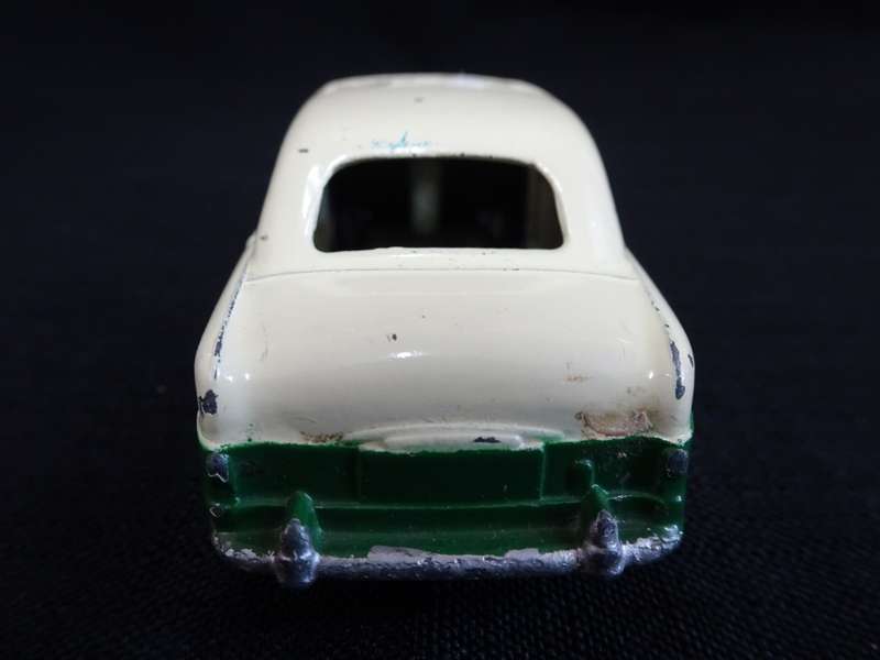 Fabulous Boxed Dinky Toys DeAgostini Die Cast Ford Zephyr Saloon Made in England