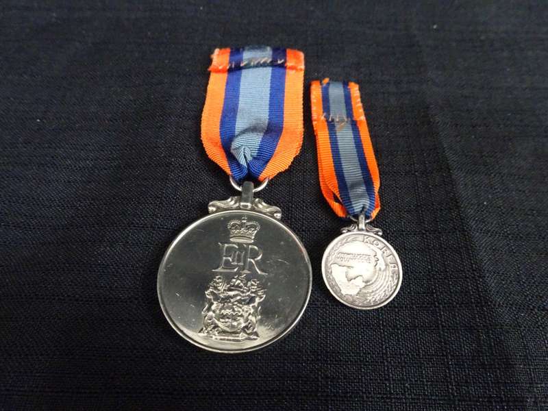 South African Set Of Two Medals For Korea (Unnamed)