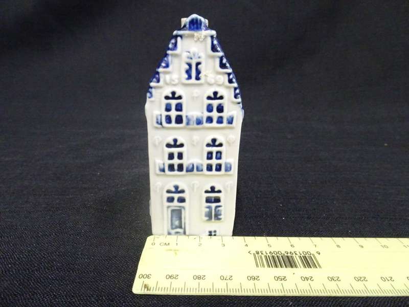 KLM Bols Miniature House no 18 (Cork Broken and No Contents)