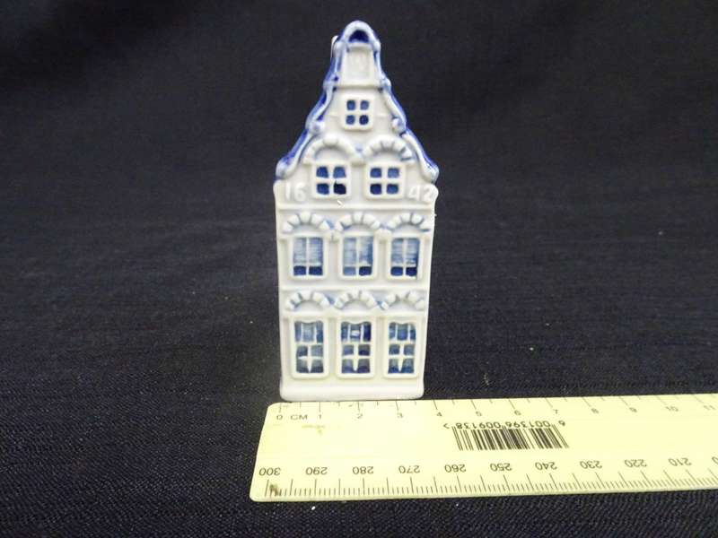 KLM Bols Miniature House no 17 (Cork Broken and No Contents)