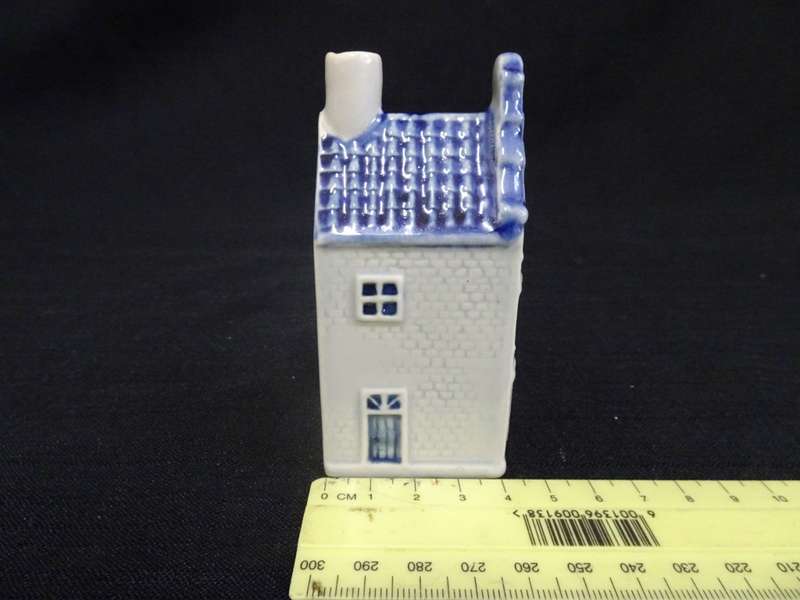 KLM Bols Miniature House no 17 (Cork Broken and No Contents)