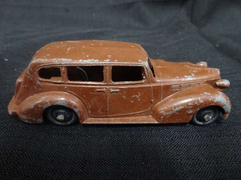 Dinky Toys  DeAgostini Die Cast Packard Eight Sedan Made In England (L - 10.5cm) (See Description)